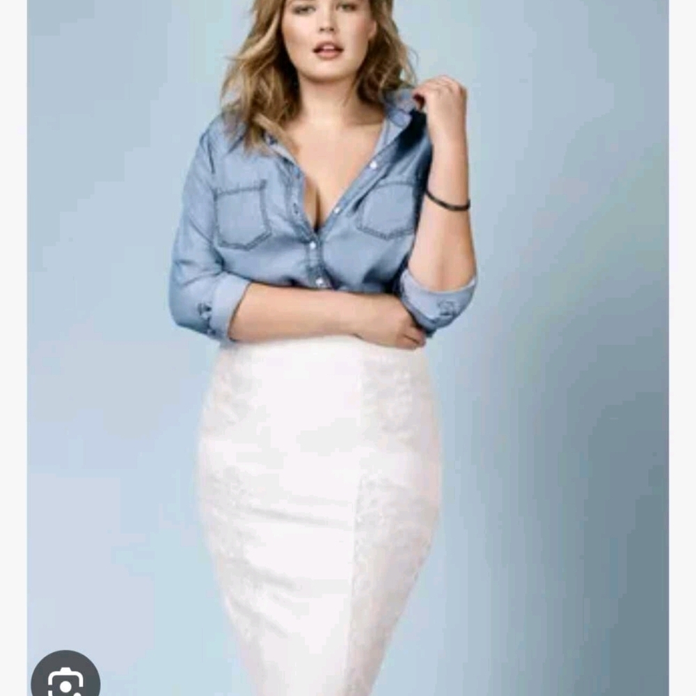 Elegant White Pencil Skirt